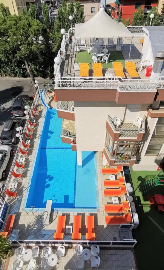 Hotel Cosmos Римини Экстерьер фото