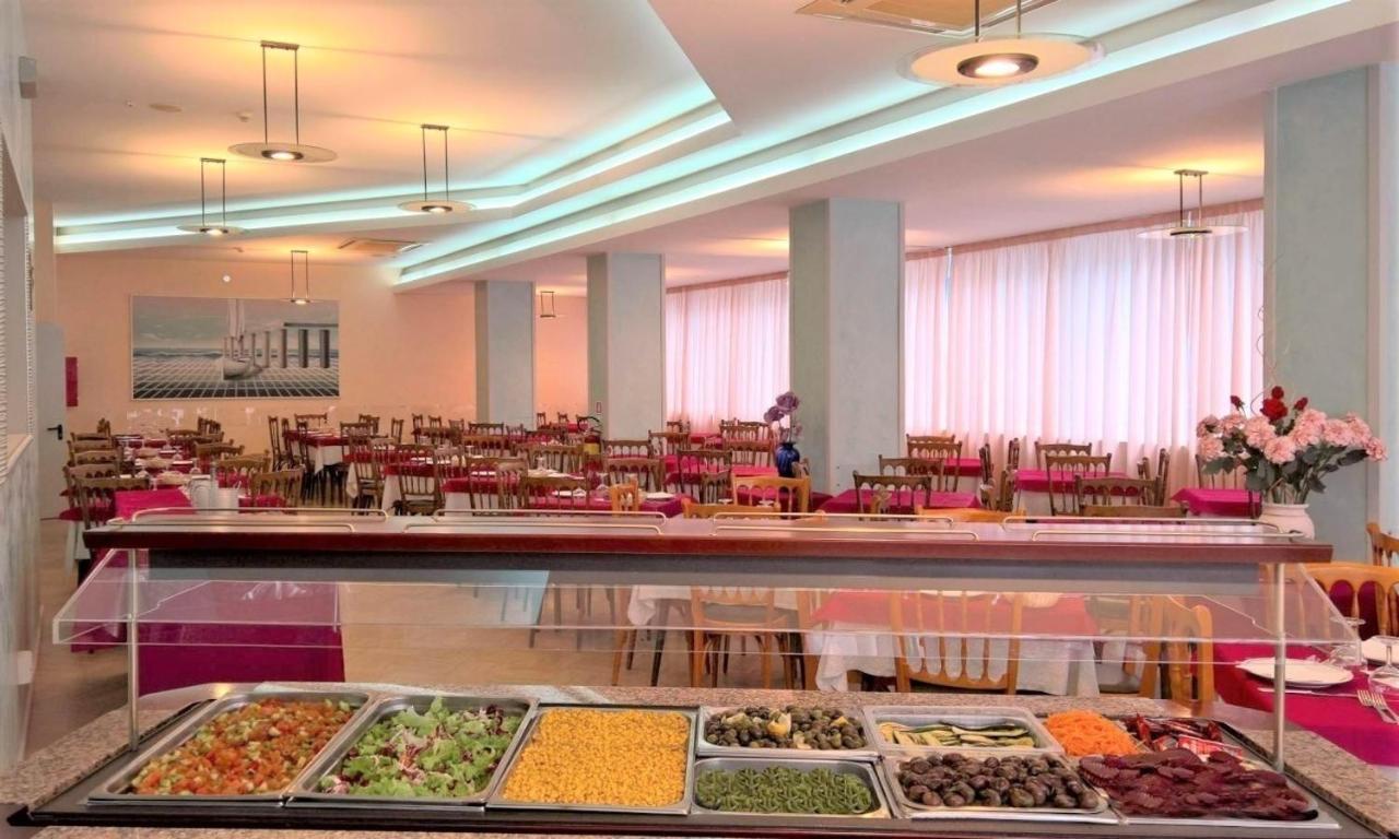 Hotel Cosmos Римини Экстерьер фото